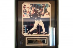 memorabilia-photography-frank-thomas-signed-framed-the-big-hurt-swinging-black-jersey